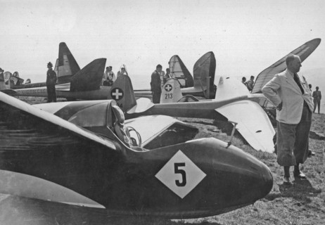 Glider PWS-101 during the competition in Wasserkuppe in 1937