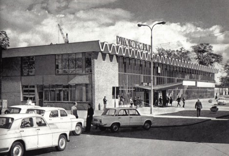 The train station in Zielona Góra at the turn of the 1960s and 1970s.