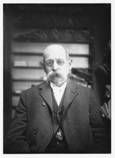 Capt. B.S. Osbon, portrait bust