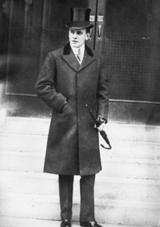 Count von Moltke, standing on steps, with umbrella