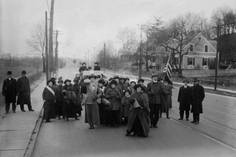 Rosalie Jones' Army [Suffragettes] (hiking) ca. 1910-1915
