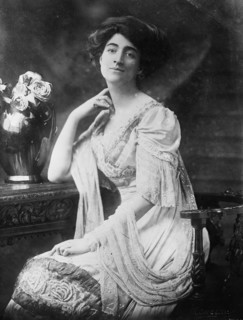 Date: 1910-1915 - Evelyn Parnell