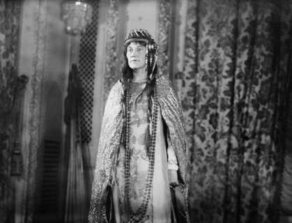 Mrs. Herbert Stone ca. 1910-1915