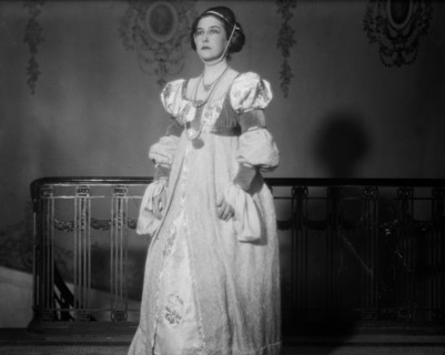 Date: February 1914 - Mrs. Robert Warwick