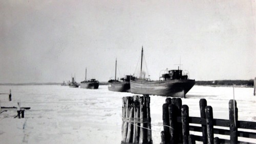 Tugboat Gettysburg Towing Three Barges through Ice, Cape Cod Canal 2/20/1935