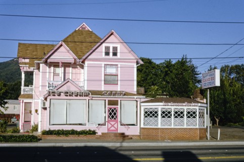 1990s America -  Henne's Homemade Candies & Ice Cream, Ukiah, California 1991