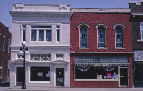 2000s America -  Sigourney News and Citizens Savings Bank, Washington Street, Sigourney, Iowa 2003