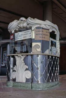 1980s America -  Crest Theater, Fresno, California 1987
