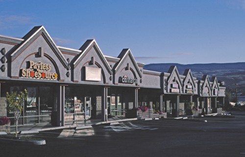 2000s America -  Halle Center Strip Mall (Payless Shoe Source, Citi Financial), Wenatchee, Washington 2003