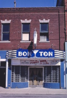 1980s America -  Bon Ton Bar, Bay City, Michigan 1980