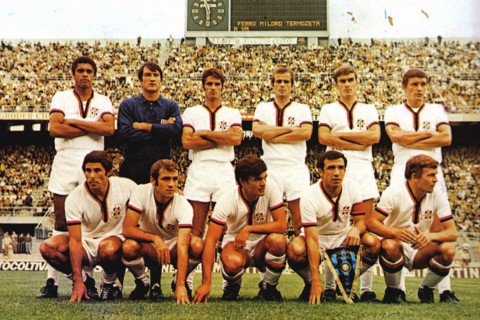 A line-up of U.S. Cagliari before a 1969-70 pre-season friendly match in Milan vs FC Internazionale