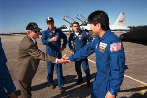 In preparation for Space Shuttle Mission STS-87, the crew arrives at the Kennedy Space Center Shuttle Landing Facility to participate in the Terminal Countdown Demonstration Test (TCDT) for their miss...
