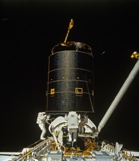 1992 - The 4.5 ton INTELSAT VI was successfully snared by three astronauts on a third EVA. The three hand-grabbed the errant satellite, pulled it into the cargo bay, and attached a boost-given perigee...