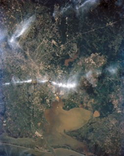 (28 April-6 May 1991) --- Large format (five-inch) frame of part of the greater Houston metropolitan area photographed from the Earth-orbiting Space Shuttle Discovery.