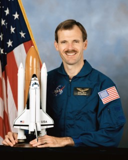 Offical portrait of astronaut candidate (ASCAN) Steven L. Smith