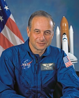 1992 - Offical portrait of STS-58 alternate payload specialist Lawrence Young