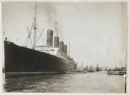 Lusitania leaves New York harbor