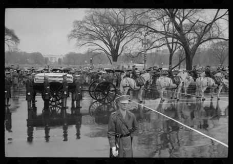 MacArthur's Funeral Procession