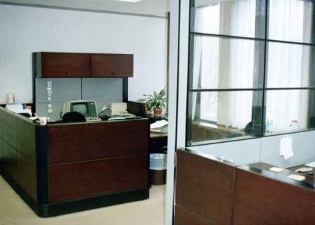 1991 - Interior of the  U.S. embassy and chancery complex in London, England - empty office
