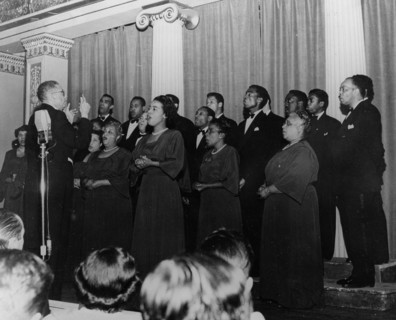 The Hall Johnson Choir gave a concert at the Vienna Musikverein Brahmssaal before an enthusiastic audience.