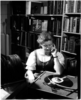 9/19/1952 - In the Record Library of the Amerika Haus, Linz