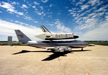 A side view of the huge space shuttle orbiter 102 Columbia