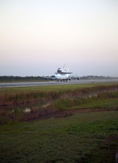 CAPE CANAVERAL, Fla. – Space shuttle Discovery
