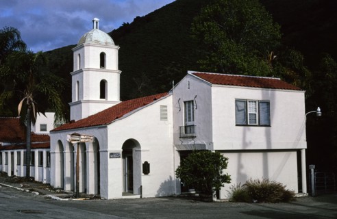 Motel Inn (1925) ('first motel') horizontal view Route 101 San Luis Obispo California ca. 2003