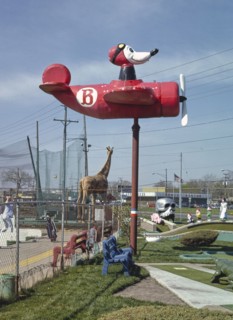 1980s America -  Jawor's Fun Golf, Roseville, Michigan 1986