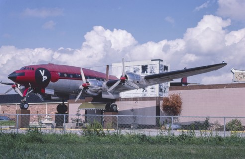 1980s America -  Village Place Crash Landing, New Orleans, Louisiana 1982