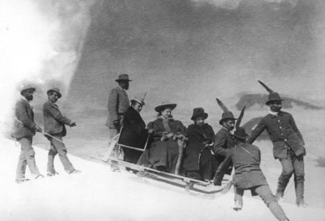 la reine mar Marguerite, ses d dames et les troupes al al al al, le glacier du lys, 18.3 d.l.l.l.l.l.l.l.l.l.