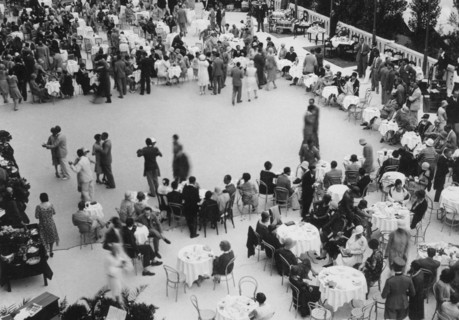 l'heure du thé sur la terrasse de l'hôtel excelsior palace, 1915-1940