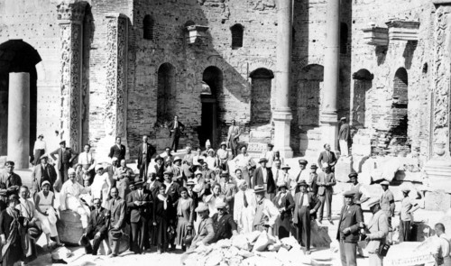 le tourisme colonial dans les années 1930 : moments de voyages organisés par touring in tripolitania. 1931