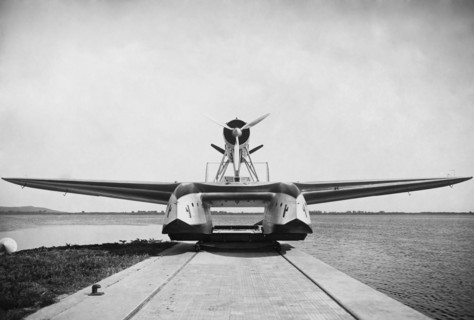 image frontale de l'hydro savoia marchetti s 55. 1930 ca.