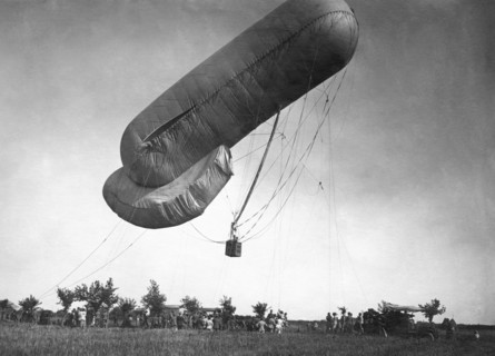 italy, hot-air balloon drago, 1937