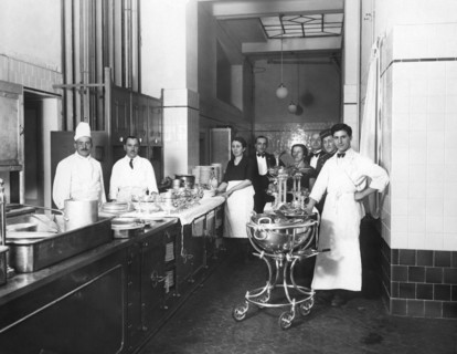 italy, lombardia, milan, railway station, restaurant, 1931