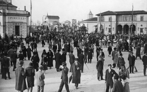 italy, lombardia, milan trade fair, piazza italia, 1920-1930