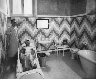 italy, piemonte, acqui terme, hot springs, 1920-1930