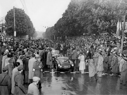 course automobile, mille miglia, départ de v. fontana, 1952