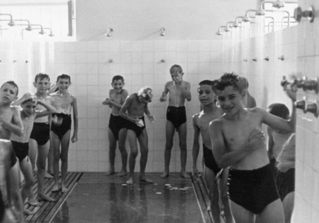 finalborgo, colonie de rivetti, département des douches, 1952