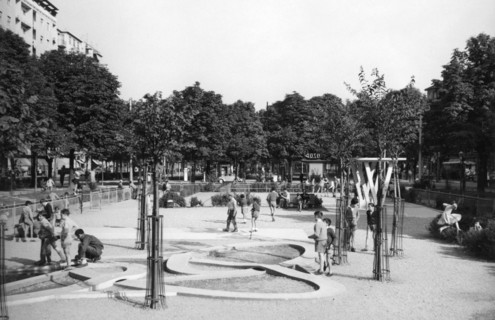 milanio, terrains de jeux pour enfants, 1957