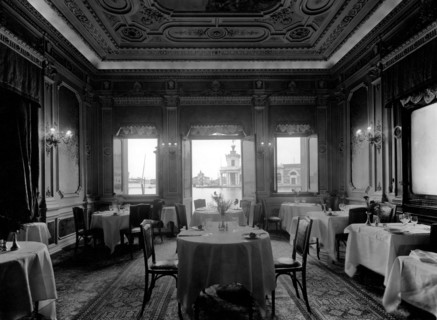 venise, hotel de l'europe, salle a manger avec vue sur la punta della dogana