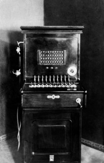 mobilier d'hôtel, standard téléphonique avec dispositif automatique