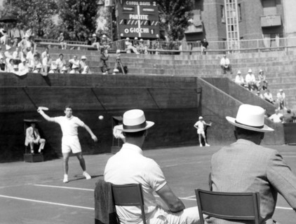 pietrangeli pendant la réunion des nonnes avec davidson, 1957