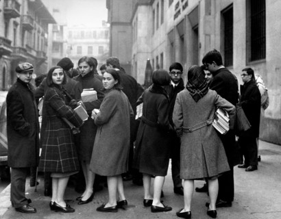 étudiants de milan devant le lycée parini, 1968