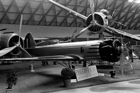 monoplace de tourisme rapide au salon aéronautique de milan, 1935