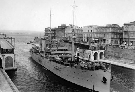 pont ouvert et sortie du navire quarnaro, 1930-1940