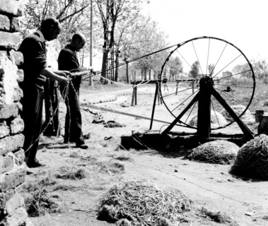 Cordes ; cordistes ; cordistes au travail, 1966