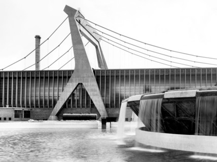 vue extérieure partielle des papeteries burgo à mantoue, 1961-1962