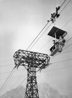 filles sur le téléphérique, 1954